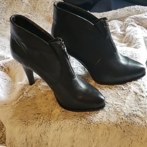 B. MAKOWSKY bootie style heels!